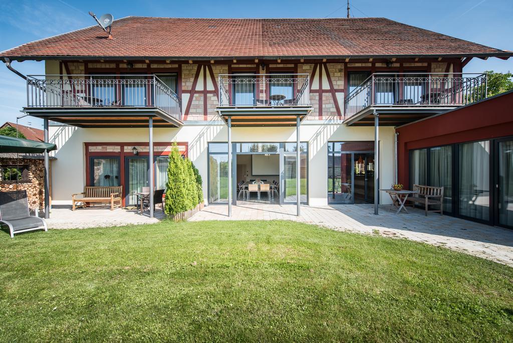 Landhotel Und Gasthof Hirsch Huettenreute Hoßkirch Exterior foto